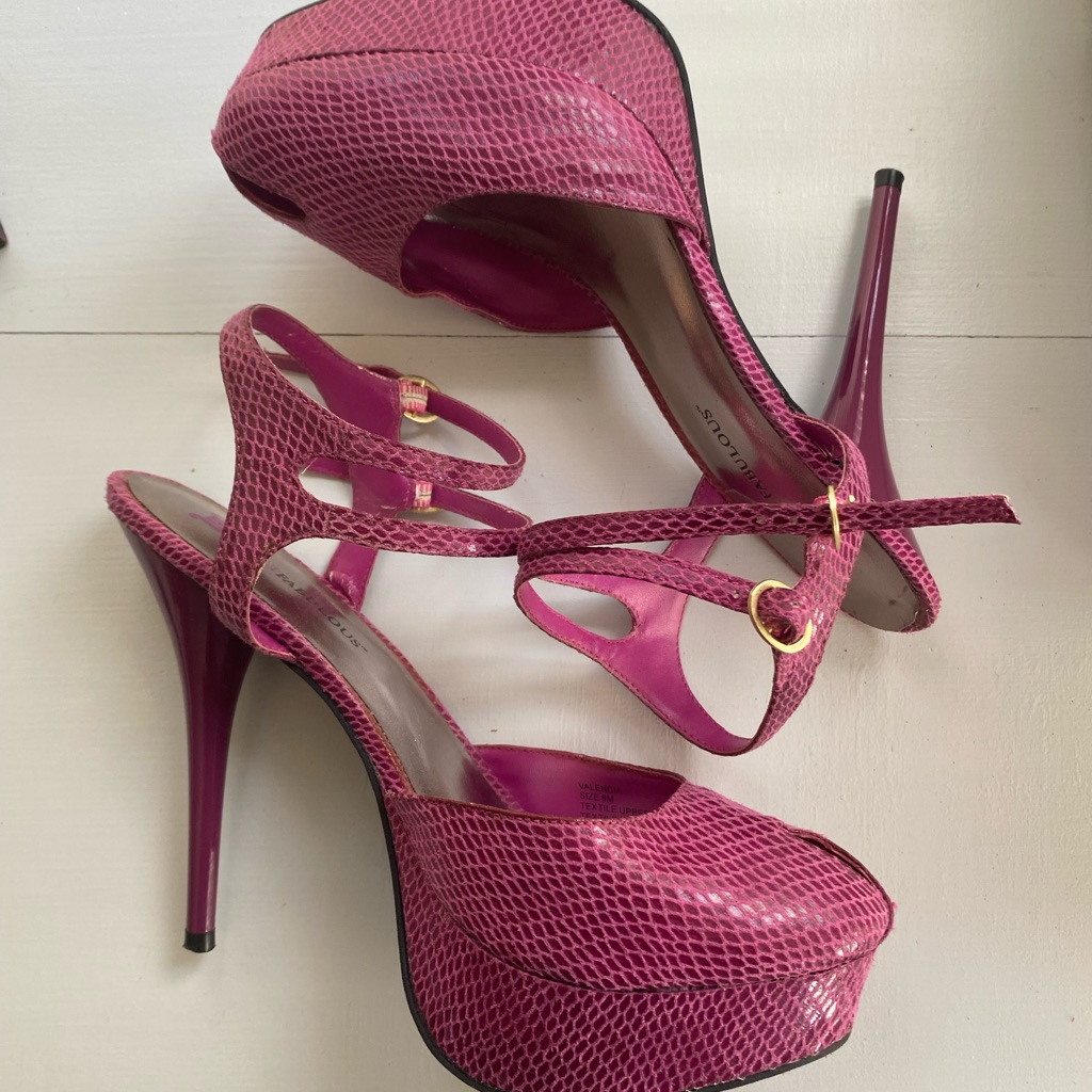 Purple/Pink Textured Heels Size 9